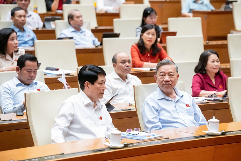 Đề nghị thanh to&aacute;n cho bệnh nh&acirc;n c&oacute; bảo hiểm y tế phải mua thuốc b&ecirc;n ngo&agrave;i- Ảnh 2.