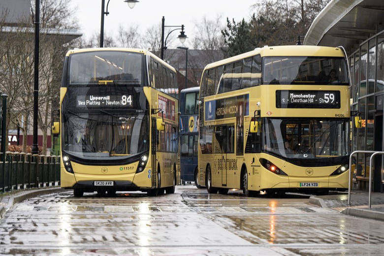 Bee-Network-buses-arrive-at-Oldham-bus-station-1600x1066.jpg