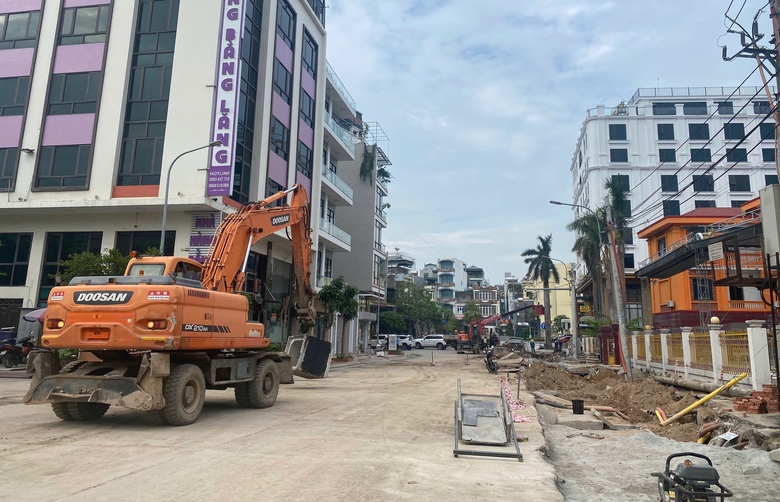 TP Hạ Long chỉnh trang đ&ocirc; thị, giải quyết "cơn kh&aacute;t" điểm đỗ xe- Ảnh 1.