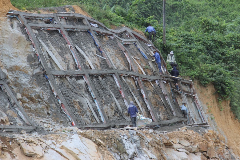 Quyết liệt gỡ kh&oacute;, tăng tốc thi c&ocirc;ng QL19 để về đ&iacute;ch trước 31/12- Ảnh 2.