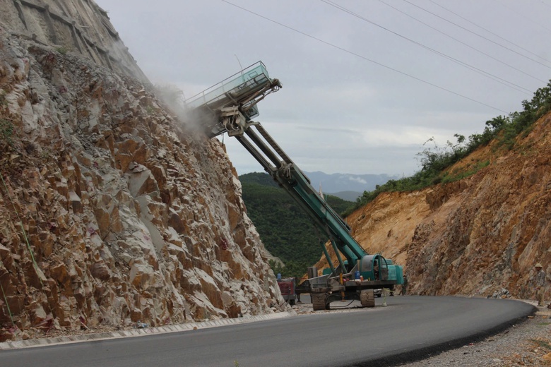 Quyết liệt gỡ kh&oacute;, tăng tốc thi c&ocirc;ng QL19 để về đ&iacute;ch trước 31/12- Ảnh 1.