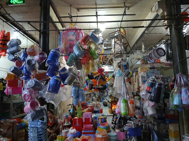 Cần Thơ: Chợ cũ xuống cấp b&aacute;n mua tấp nập, chợ mới khang trang kh&ocirc;ng một b&oacute;ng người- Ảnh 4.