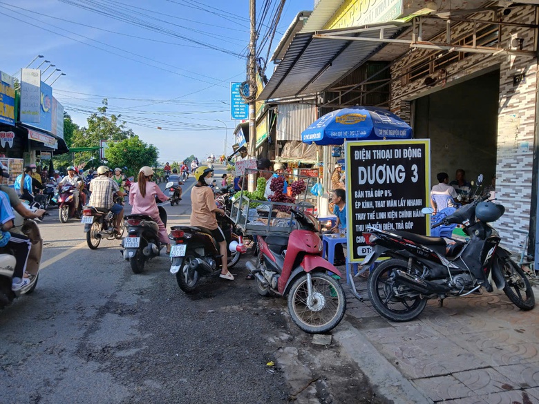 Cần Thơ: Chợ cũ xuống cấp b&aacute;n mua tấp nập, chợ mới khang trang kh&ocirc;ng một b&oacute;ng người- Ảnh 8.