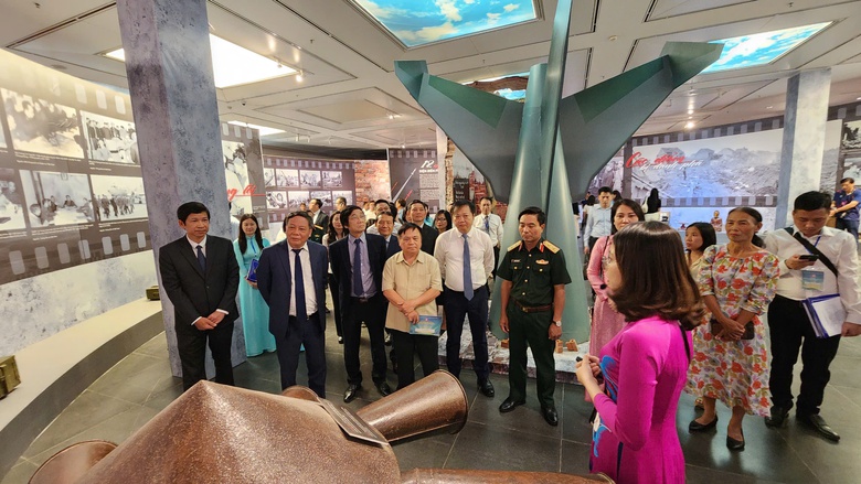 Kh&aacute;m ph&aacute; kh&ocirc;ng gian 2.500m2 t&aacute;i hiện th&agrave;nh tựu kinh tế, văn h&oacute;a, x&atilde; hội của Thủ đ&ocirc;- Ảnh 16.