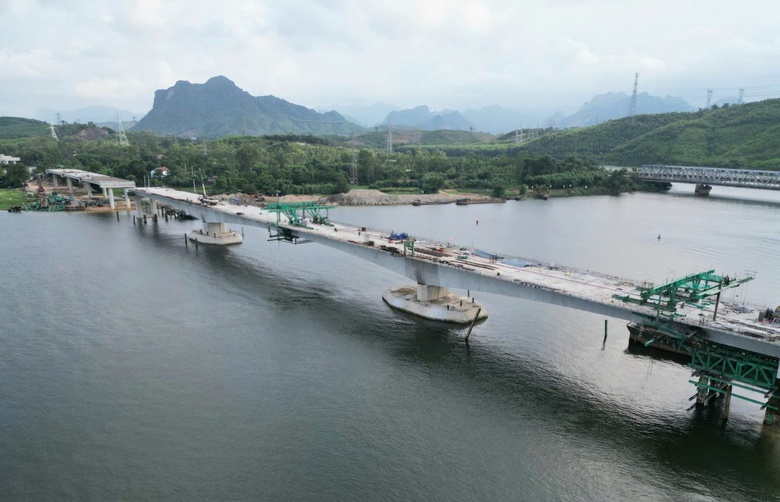 Chưa xem x&eacute;t đầu tư hệ thống chiếu s&aacute;ng hai cầu lớn tr&ecirc;n cao tốc Bắc - Nam qua Quảng B&igrave;nh- Ảnh 1.