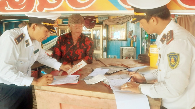 Đồng Th&aacute;p: Nhiều biện ph&aacute;p đảm bảo an to&agrave;n giao th&ocirc;ng đường thủy nội địa- Ảnh 2.