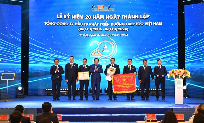 VEC chạm tay cột mốc 20 năm ti&ecirc;n phong mở đường cao tốc- Ảnh 3.