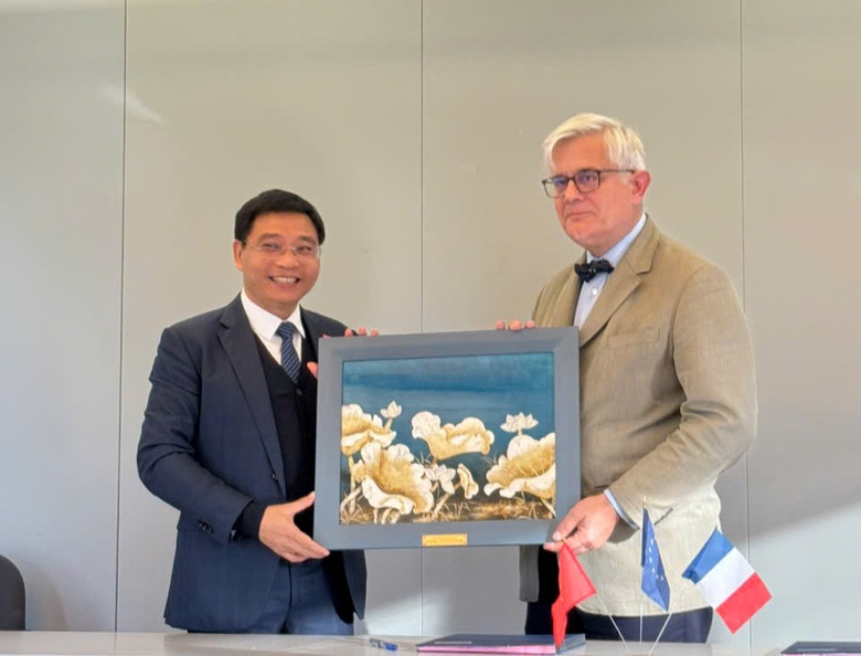 Bộ GTVT Việt Nam v&agrave; Cơ quan Ph&aacute;t triển Ph&aacute;p k&yacute; hợp t&aacute;c- Ảnh 2.