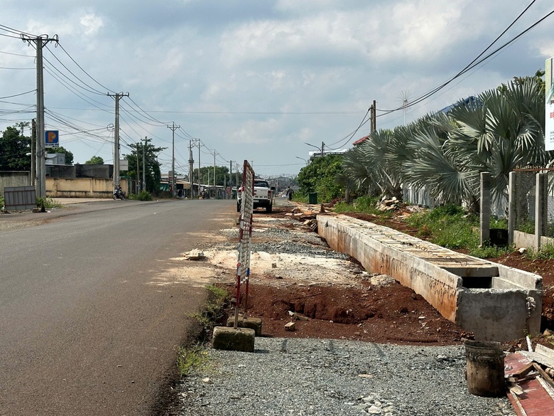 Bà Rịa - Vũng Tàu: Thót tim khi đi trên tỉnh lộ 328- Ảnh 5. Bà Rịa - Vũng Tàu: Thót tim khi đi trên tỉnh lộ 328- Ảnh 5.