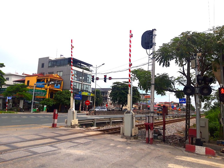 Thiếu vốn, nhiều c&ocirc;ng tr&igrave;nh an to&agrave;n đường sắt chưa thể triển khai- Ảnh 1.