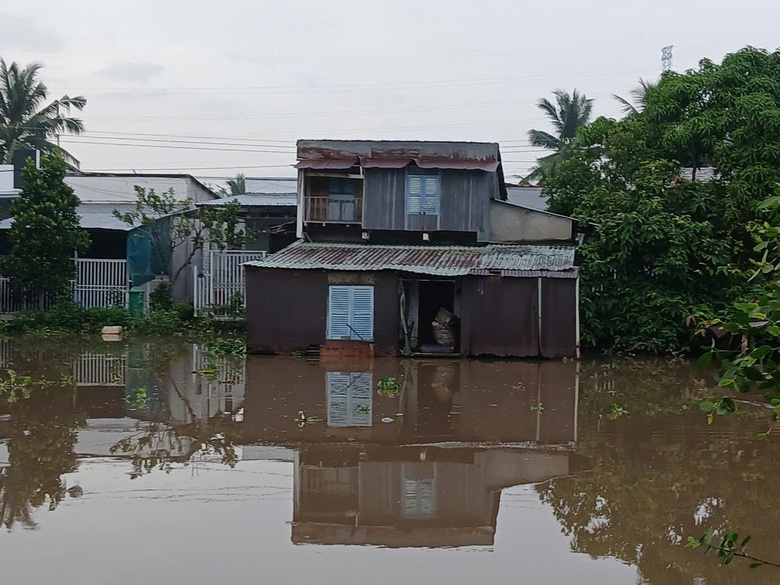 Cần Thơ đ&oacute;ng cống ngăn nước, nhiều tuyến đường ngập s&acirc;u- Ảnh 5.
