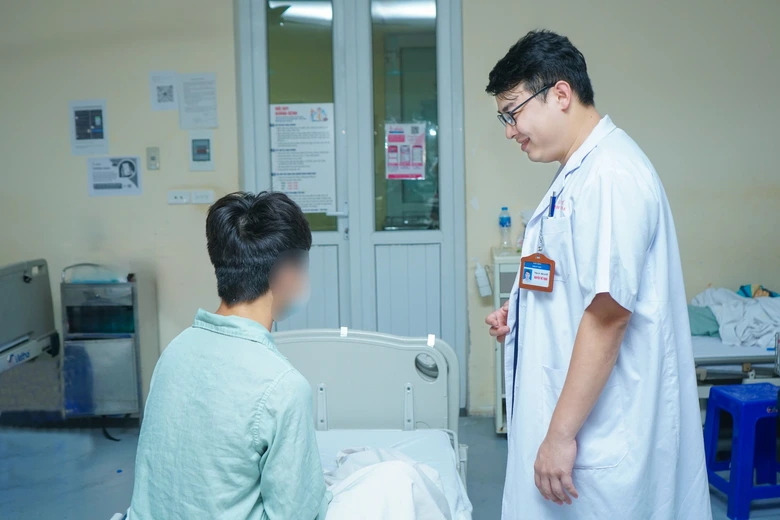 Nam sinh đau đớn vùng kín phải nhập viện vì tò mò tuổi mới lớn- Ảnh 1.