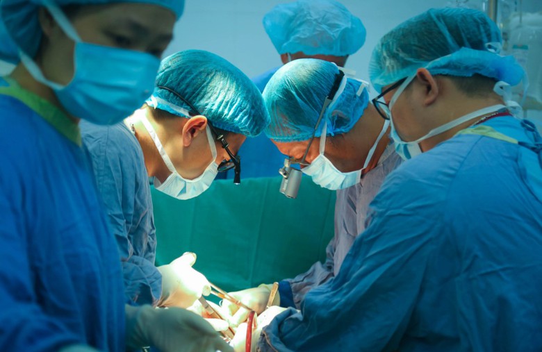 Hồi sinh cuộc sống mới cho người đ&agrave;n &ocirc;ng vừa suy tim vừa suy gan nguy kịch- Ảnh 1.
