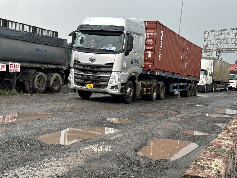 Đề nghị c&ocirc;ng bố khẩn cấp về thi&ecirc;n tai tr&ecirc;n QL51, chi tr&ecirc;n 15 tỷ sửa chữa hư hỏng nặng- Ảnh 1.