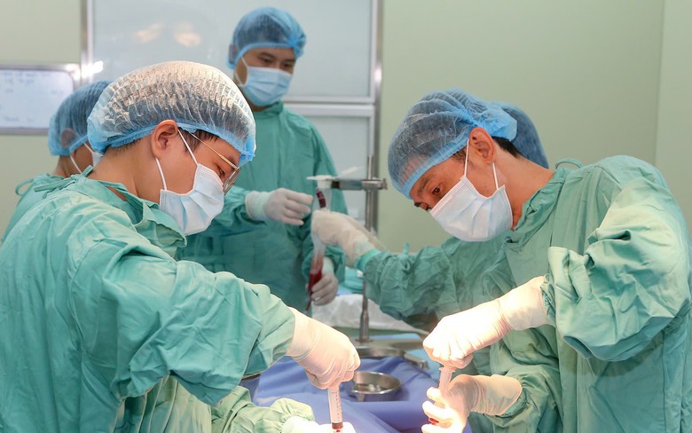 Gh&eacute;p tủy đồng loại th&agrave;nh c&ocirc;ng cho hai bệnh nh&acirc;n tan m&aacute;u bẩm sinh