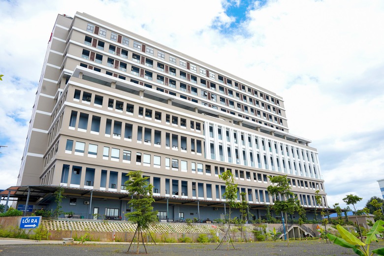 Người phụ nữ tử vong sau khi nhảy từ tầng 9 bệnh viện H&ugrave;ng Vương Gia Lai - Ảnh 1.