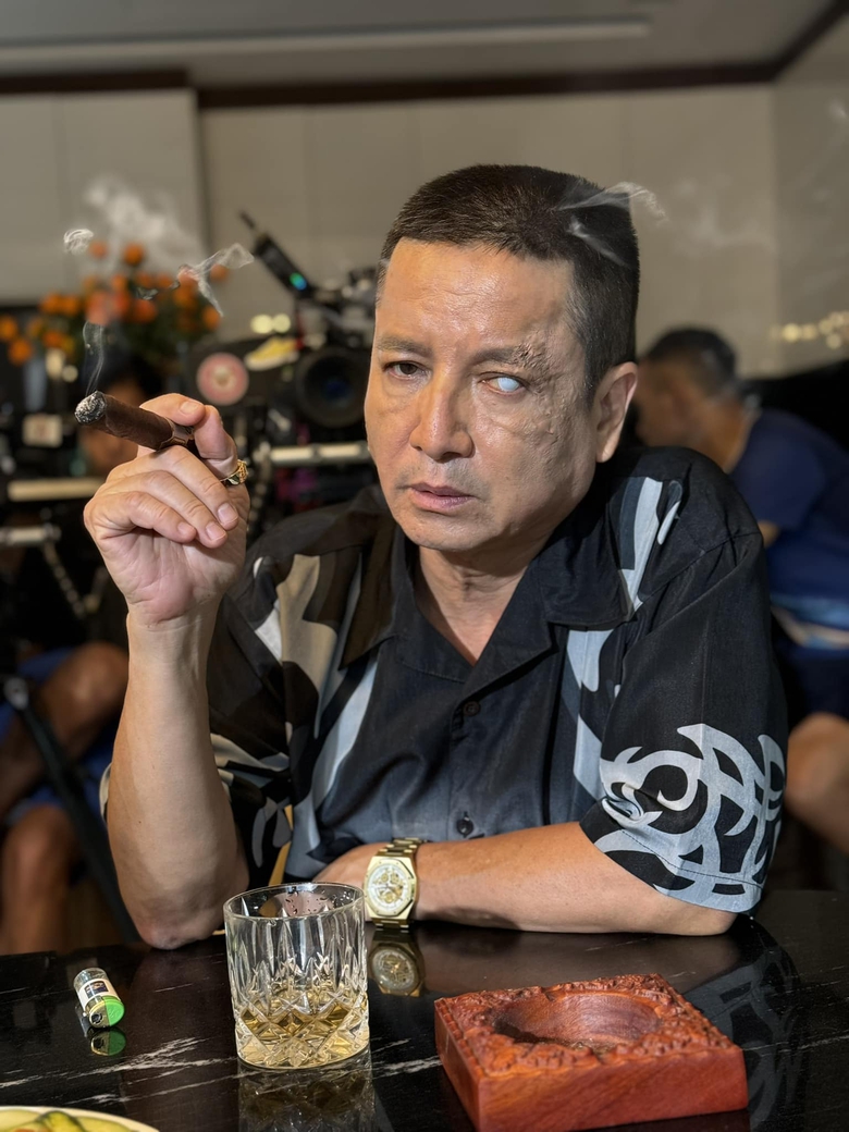 NSƯT Chí Trung hé lộ về ông trùm xã hội đen Hưng "khẹc" trong phim giờ vàng VTV- Ảnh 3. NSƯT Chí Trung hé lộ về ông trùm xã hội đen Hưng "khẹc" trong phim giờ vàng VTV- Ảnh 3.