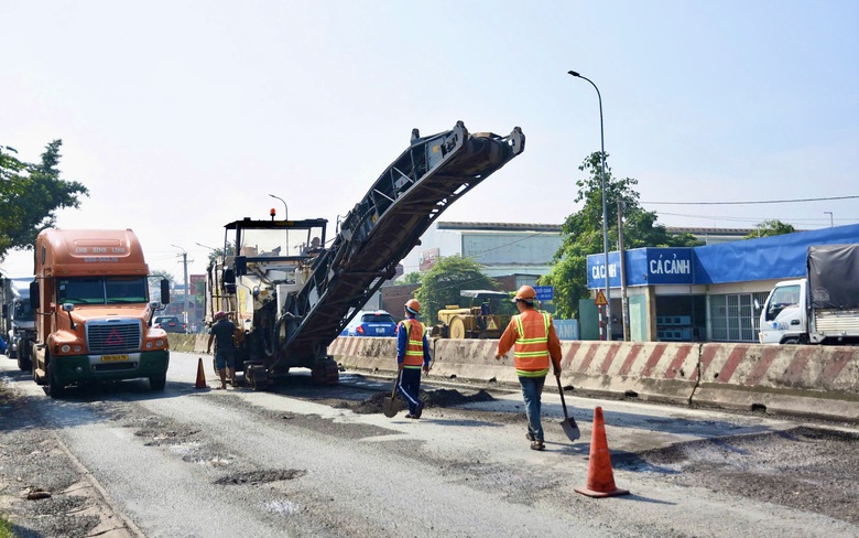 Lập Tổ ứng trực xử l&yacute; khẩn cấp hư hỏng tr&ecirc;n QL51