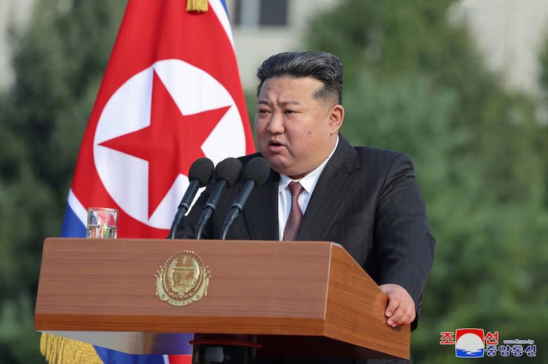 Reuters: Ông Kim Jong-un muốn Triều Tiên là siêu cường quân sự sở hữu vũ khí hạt nhân- Ảnh 1. Reuters: Ông Kim Jong-un muốn Triều Tiên là siêu cường quân sự sở hữu vũ khí hạt nhân- Ảnh 1.