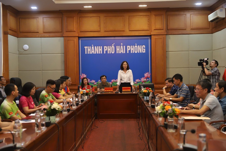 2.500 vận động vi&ecirc;n tham dự giải Marathon "Sắc m&agrave;u ho&agrave;ng h&ocirc;n C&aacute;t B&agrave;"- Ảnh 1.