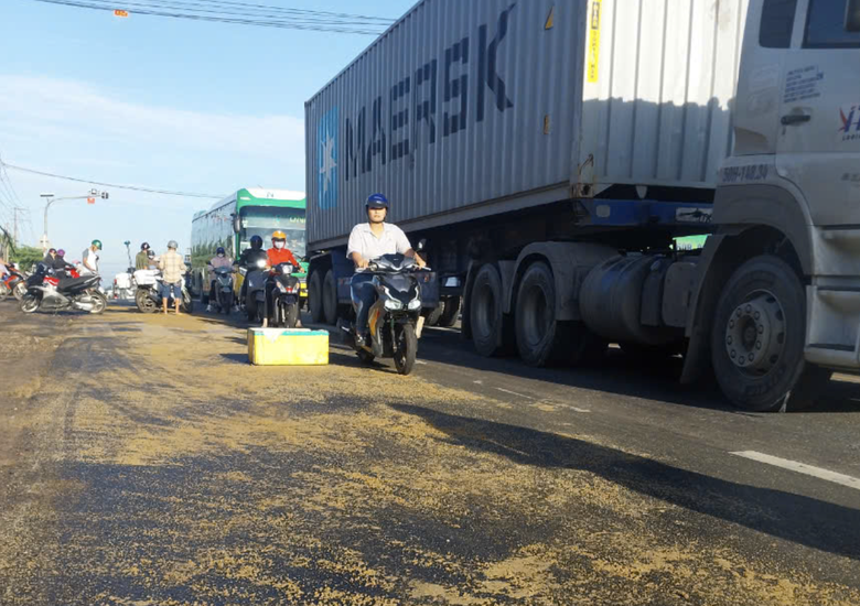 V&igrave; sao nhiều người đi xe m&aacute;y bất ngờ ng&atilde; khi qua quốc lộ 1 Đồng Nai?- Ảnh 2.