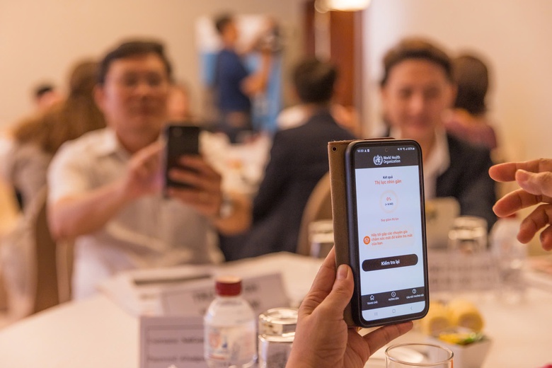 Giảm tai nạn xe máy qua tăng cường chăm sóc thị lực- Ảnh 3. Giảm tai nạn xe máy qua tăng cường chăm sóc thị lực- Ảnh 3.