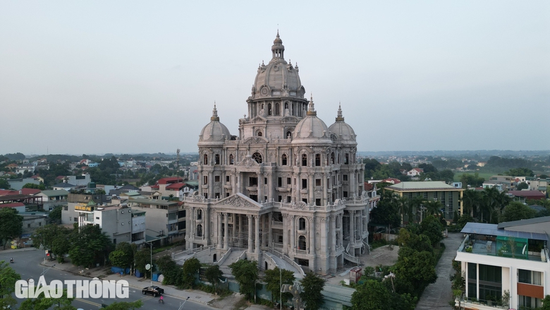 Cận cảnh l&acirc;u đ&agrave;i của đại gia xăng dầu ở Ph&uacute; Thọ nợ thuế- Ảnh 1.