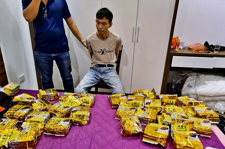 B&agrave; tr&ugrave;m ma t&uacute;y mang nhiều khu&ocirc;n mặt- Ảnh 2.