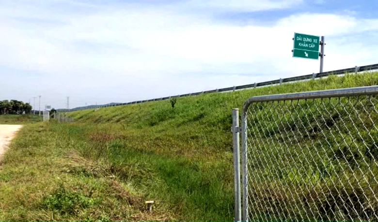 Bắt đối tượng th&aacute;o trộm r&agrave;o chắn cao tốc QL45 - Nghi Sơn- Ảnh 2.