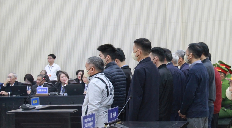 Cựu B&iacute; thư Tỉnh ủy Bắc Ninh Nguyễn Nh&acirc;n Chiến bị tuy&ecirc;n &aacute;n 4 năm 6 th&aacute;ng t&ugrave;- Ảnh 1.