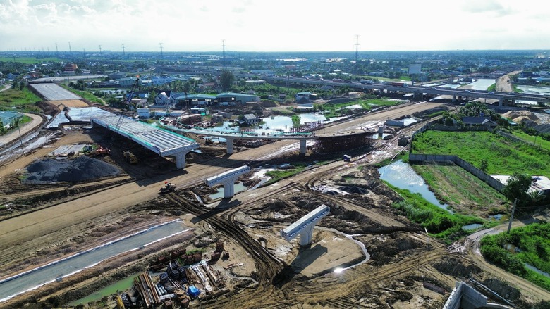 Long An: Ưu ti&ecirc;n nguồn vốn ph&aacute;t triển hạ tầng giao th&ocirc;ng kết nối v&ugrave;ng- Ảnh 1.