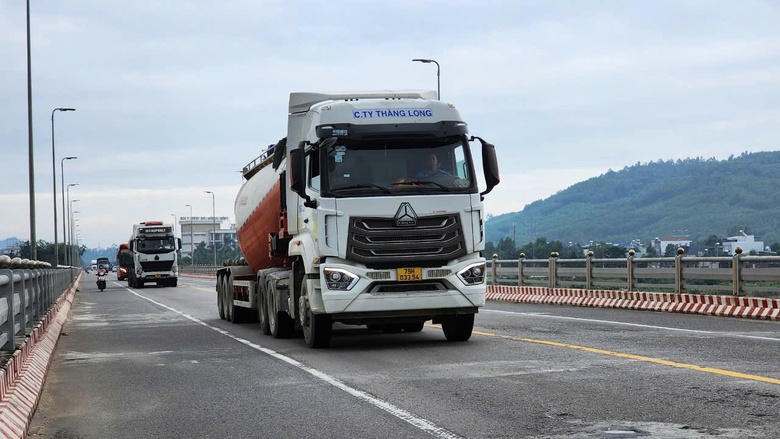 Cầu Trà Khúc 2 vận hành ra sao sau hai tháng hoạt động trở lại?- Ảnh 1. Cầu Trà Khúc 2 vận hành ra sao sau hai tháng hoạt động trở lại?- Ảnh 1.