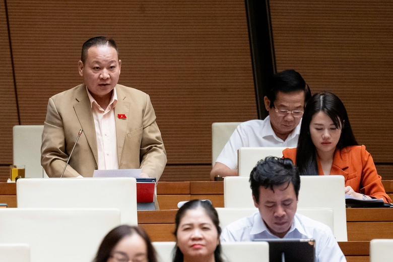Bộ trưởng Nguyễn Mạnh H&ugrave;ng: T&ocirc;i đi thay k&iacute;nh cận cũng bị hỏi t&ecirc;n, nghề nghiệp- Ảnh 6.