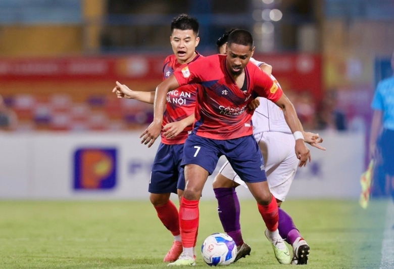 Hậu vệ đẳng cấp nhất V-League kh&oacute; c&ugrave;ng tuyển Việt Nam dự AFF Cup- Ảnh 1.
