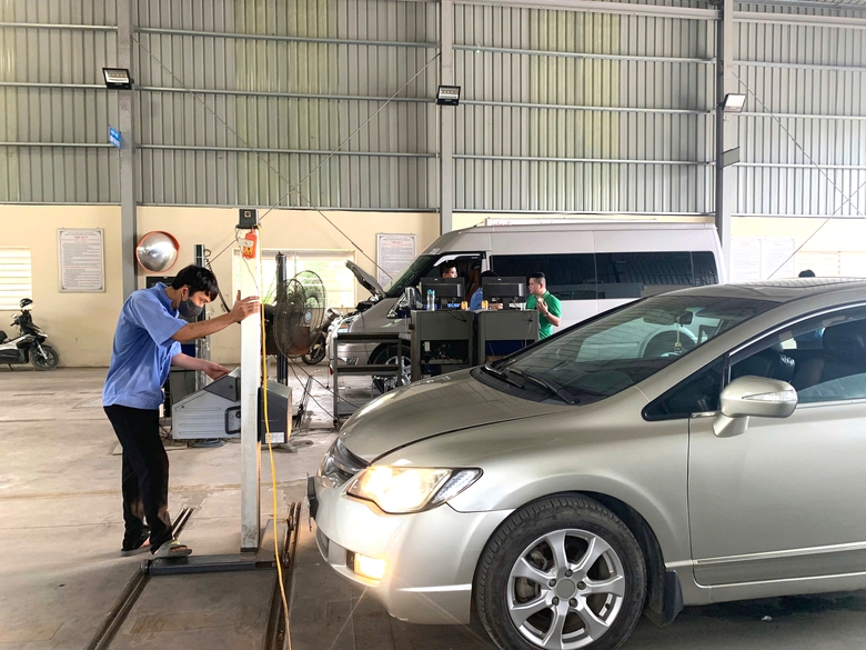 Người d&acirc;n hưởng lợi nhờ x&acirc;y dựng cơ sở dữ liệu đăng kiểm phương tiện- Ảnh 1.