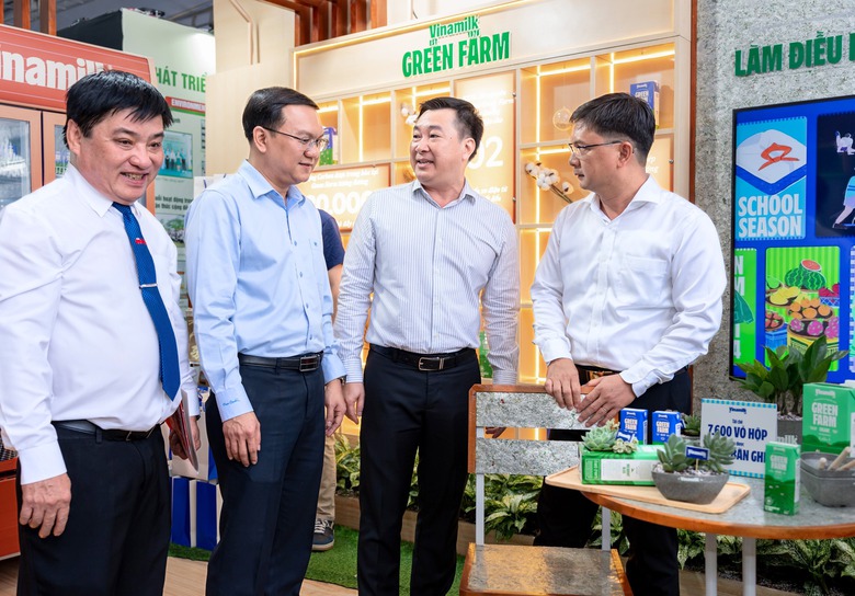 Các bạn trẻ hào hứng với trải nghiệm “Siêu xanh, siêu xinh” đến từ Vinamilk- Ảnh 9. Các bạn trẻ hào hứng với trải nghiệm “Siêu xanh, siêu xinh” đến từ Vinamilk- Ảnh 9.