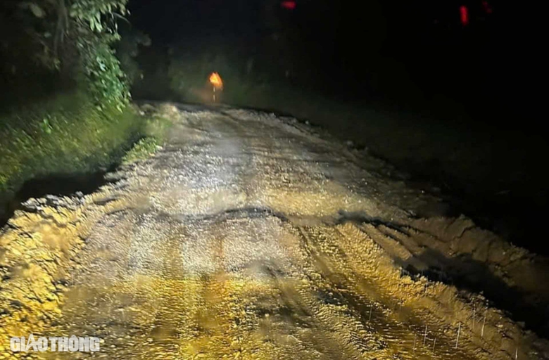 Dân khổ vì đường tỉnh ở Bắc Kạn như "ruộng cày"- Ảnh 12. Dân khổ vì đường tỉnh ở Bắc Kạn như "ruộng cày"- Ảnh 12.