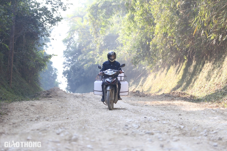 Dân khổ vì đường tỉnh ở Bắc Kạn như "ruộng cày"- Ảnh 9. Dân khổ vì đường tỉnh ở Bắc Kạn như "ruộng cày"- Ảnh 9.