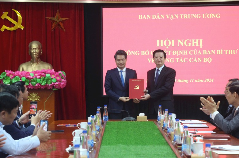 Trưởng ban Nội ch&iacute;nh Th&agrave;nh ủy H&agrave; Nội l&agrave;m Ph&oacute; trưởng ban D&acirc;n vận Trung ương- Ảnh 1.