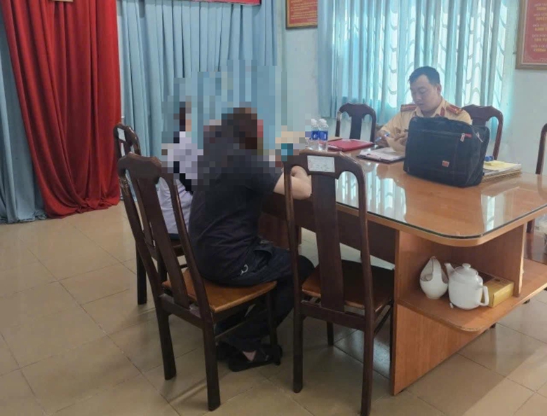 Xử lý tài xế lái xe khách đi ngược chiều trên đường 30/4 Đồng Nai- Ảnh 1. Xử lý tài xế lái xe khách đi ngược chiều trên đường 30/4 Đồng Nai- Ảnh 1.