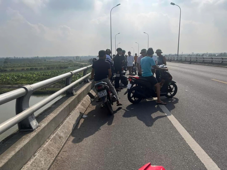 Tích cực tìm kiếm tung tích cô gái trẻ nghi nhảy cầu Chanh tự tử- Ảnh 2. Tích cực tìm kiếm tung tích cô gái trẻ nghi nhảy cầu Chanh tự tử- Ảnh 2.