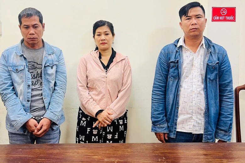 Bắt nh&oacute;m cầm cố v&agrave;ng k&eacute;m chất lượng ở Huế- Ảnh 1.