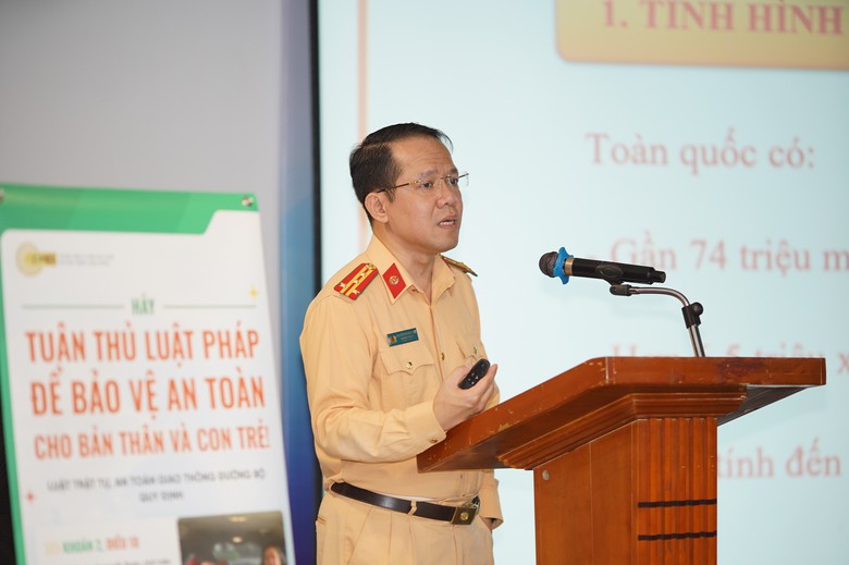 Chuy&ecirc;n gia b&agrave;n giải ph&aacute;p bảo vệ an to&agrave;n trẻ em tr&ecirc;n xe &ocirc; t&ocirc;- Ảnh 5.
