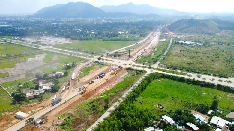 Yêu cầu chủ đầu tư chấn chỉnh nhà thầu cao tốc Hoà Liên - Tuý Loan- Ảnh 2. Yêu cầu chủ đầu tư chấn chỉnh nhà thầu cao tốc Hoà Liên - Tuý Loan- Ảnh 2.