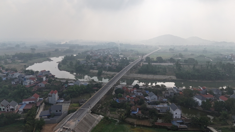 Đường liên kết vùng, nối Bắc Giang với Thái Nguyên và Vĩnh Phúc sắp hoàn thành- Ảnh 5. Đường liên kết vùng, nối Bắc Giang với Thái Nguyên và Vĩnh Phúc sắp hoàn thành- Ảnh 5.