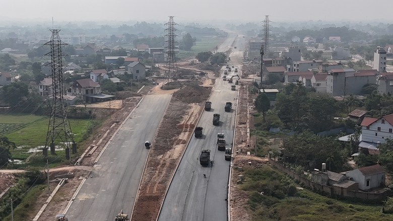 Đường liên kết vùng, nối Bắc Giang với Thái Nguyên và Vĩnh Phúc sắp hoàn thành- Ảnh 7. Đường liên kết vùng, nối Bắc Giang với Thái Nguyên và Vĩnh Phúc sắp hoàn thành- Ảnh 7.