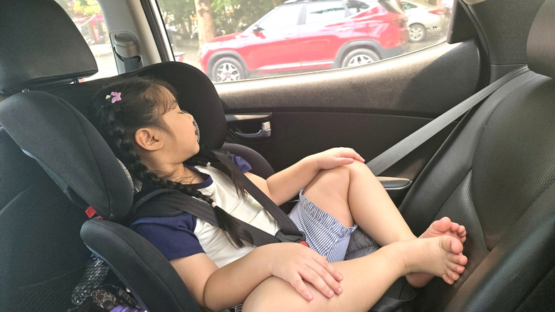 V&igrave; sao &aacute;p dụng quy định thiết bị an to&agrave;n cho trẻ em tr&ecirc;n &ocirc; t&ocirc; từ ng&agrave;y 1/1/2026?- Ảnh 1.