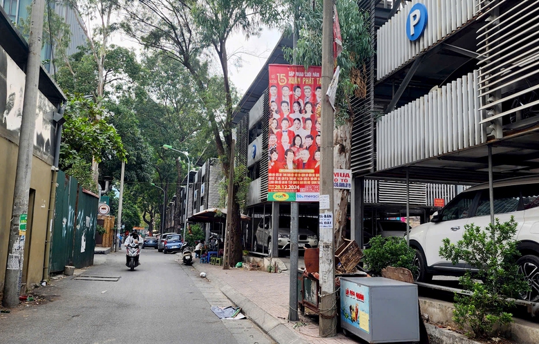 Chương tr&igrave;nh Xu&acirc;n Ph&aacute;t T&agrave;i &ldquo;rải&rdquo; băng r&ocirc;n lậu tr&ecirc;n nhiều tuyến phố H&agrave; Nội?- Ảnh 4.