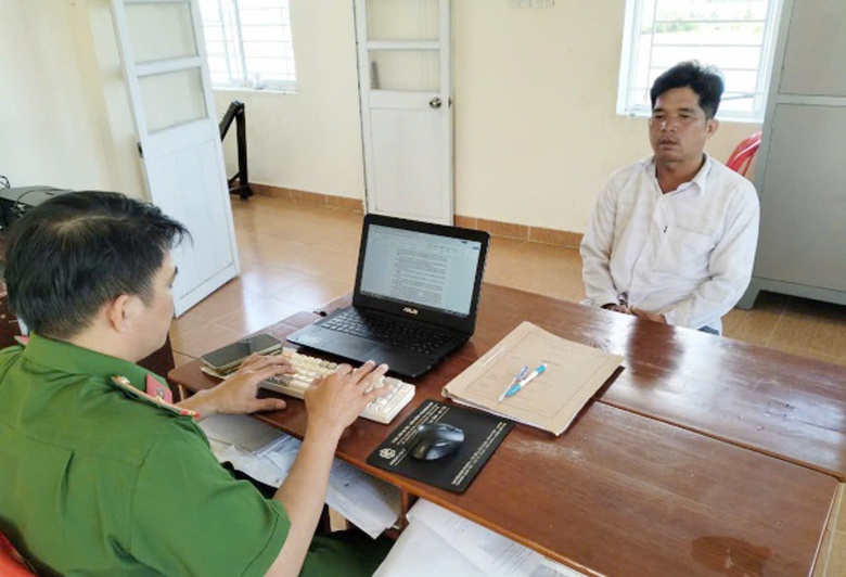 Giả danh gi&aacute;o vi&ecirc;n đặt h&agrave;ng cho trường để lừa đảo- Ảnh 1.