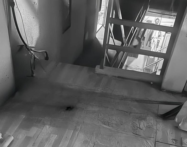 Điều tra vụ &aacute;n mạng tại khu nh&agrave; trọ khiến vợ tử vong, chồng bị thương- Ảnh 1.
